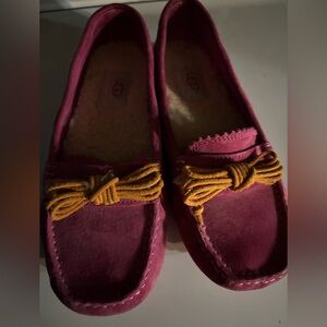 UGG Women's Bright Pink Dakota Moccasins Slippers Size USA 5 LIKE NEW